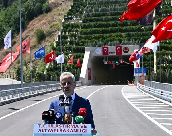 Türkiye’nin en zorlu tünellerinden Doğancı trafiğe açıldı! Seyahat süresi 3 dakikaya düştü